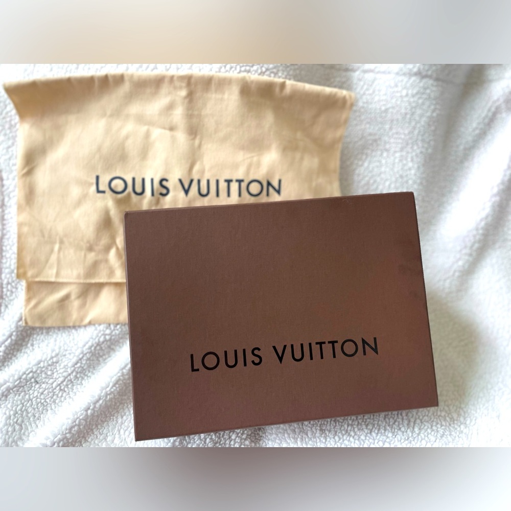 Authentic LOUIS VUITTON Box & Dust Bag (Medium sized)